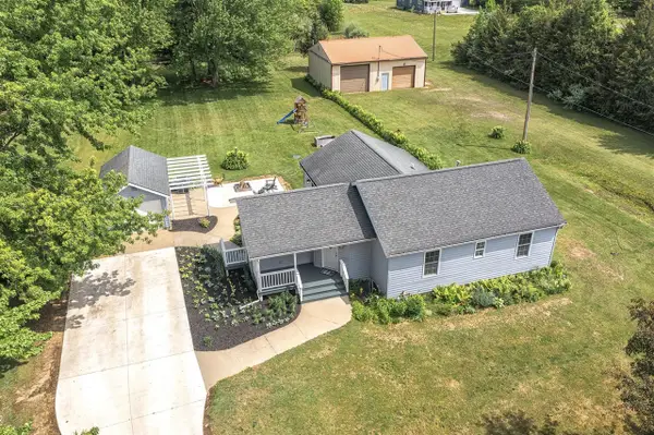75764 16th, South Haven, MI 49090