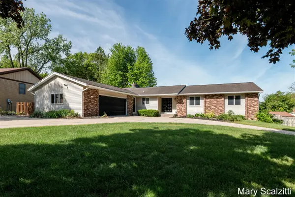 2650 Oldepointe, Grand Rapids, MI 49525