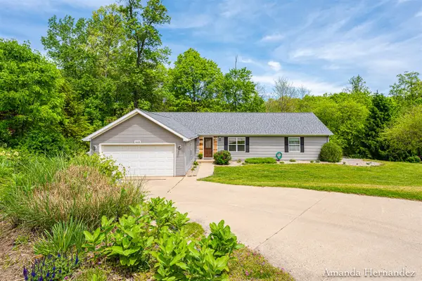 13835 Rolling Creek, Lowell, MI 49331