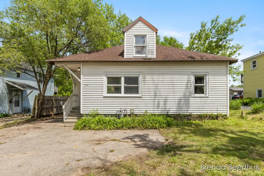 165 E Division, Rockford, MI 49341 - #2