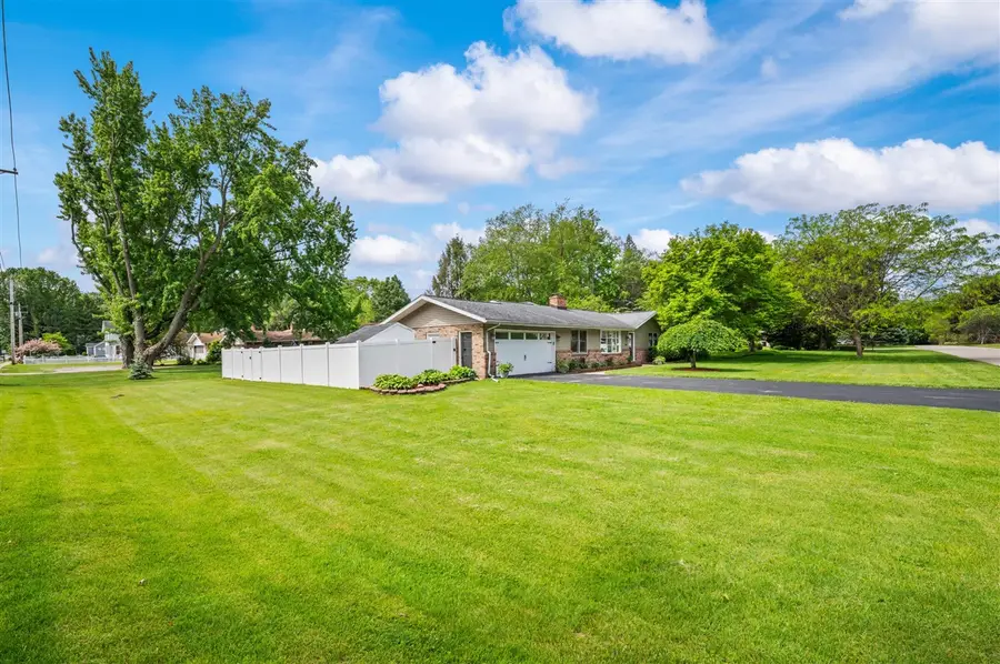 1710 Redwood, Stevensville, MI 49127 - #3