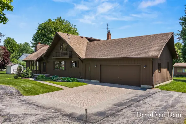 1050 64th, Byron Center, MI 49315