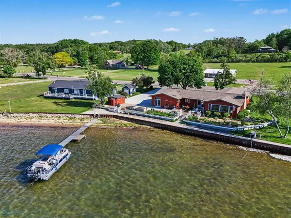 4554 Crescent Beach, Onekama, MI 49675