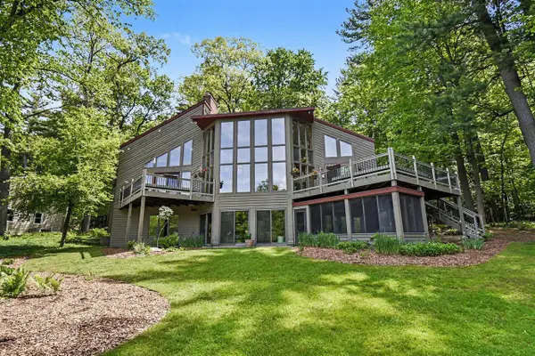 1843 Timber Trail, Ada, MI 49301