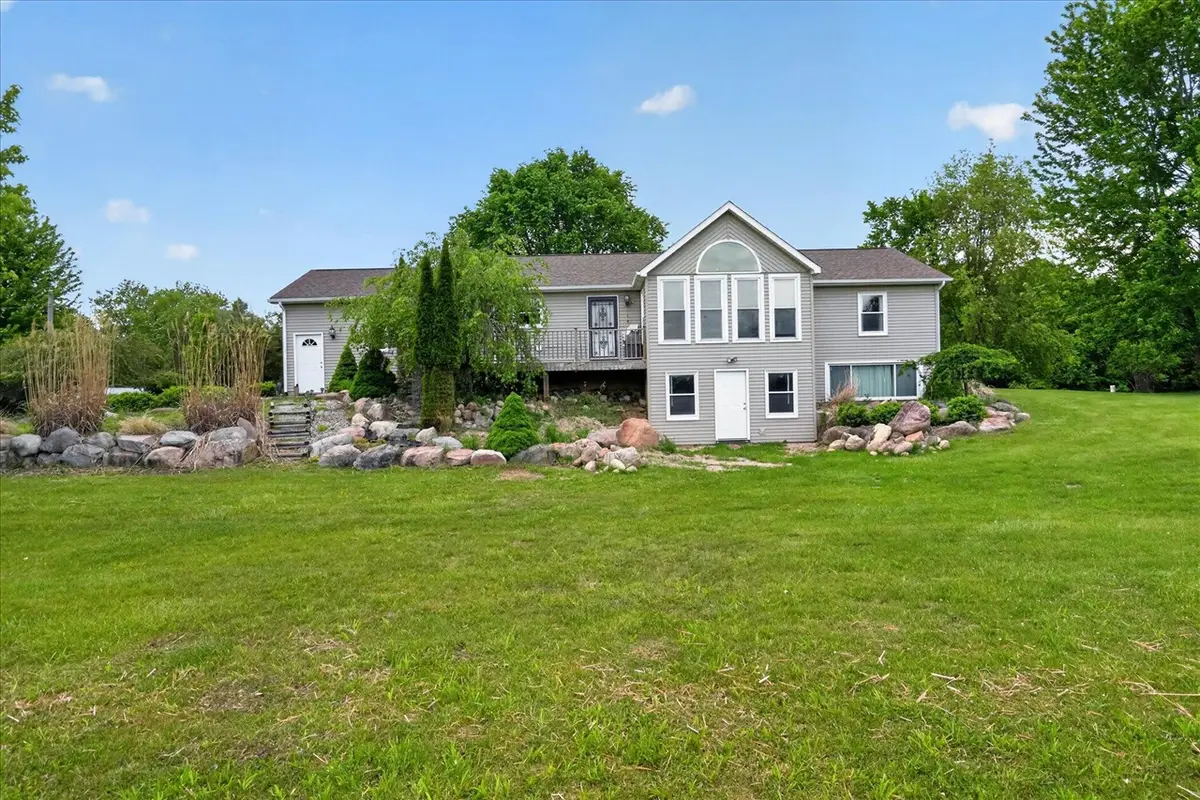 5569 S Corey, Perry, MI 48872 - #1