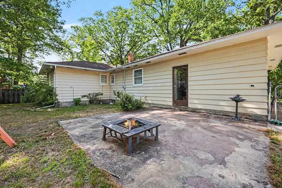 655 Wendover, Norton Shores, MI 49441 - #3