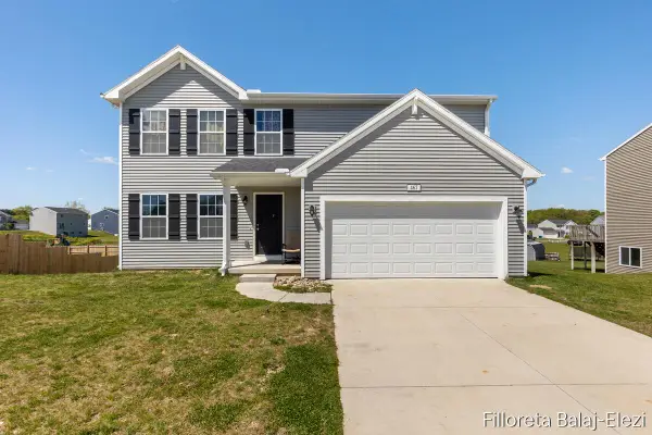 467 Oak View, Middleville, MI 49333