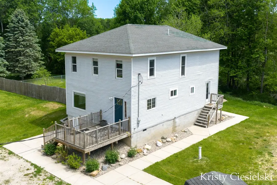 2162 S Stone, Fremont, MI 49412 - #3