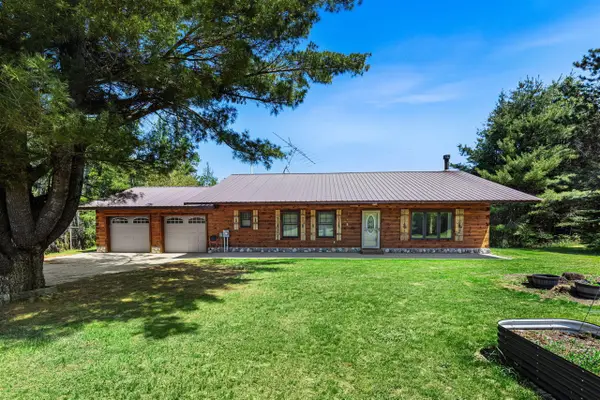15902 Penesal, LeRoy, MI 49655