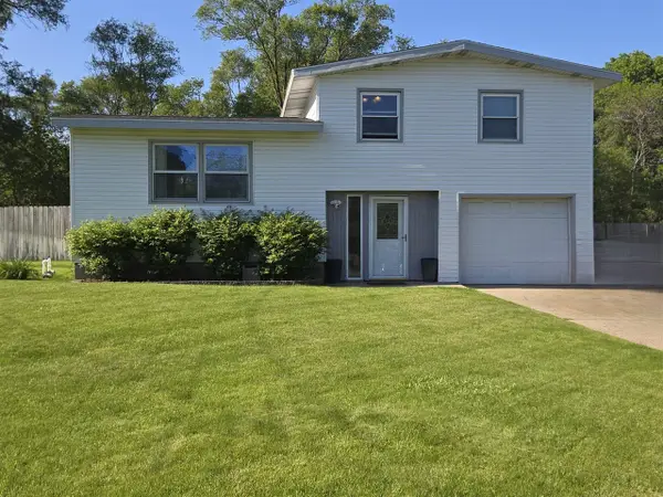 1852 Oak Park, Muskegon, MI 49442