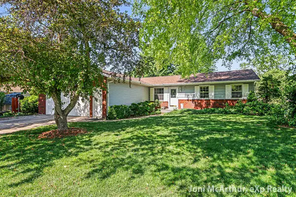 2545 Eastlake, Grandville, MI 49418