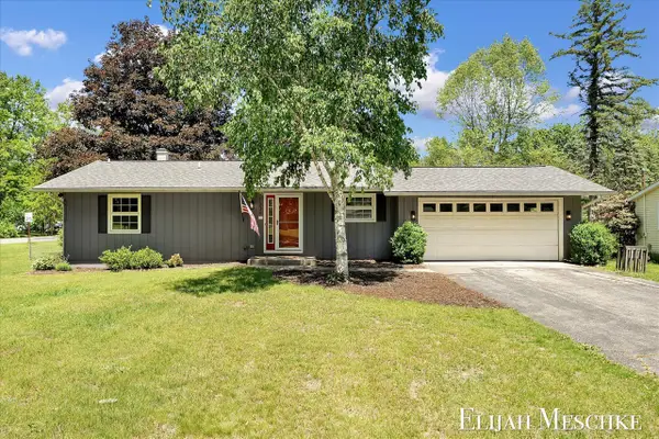 1239 103rd, Plainwell, MI 49080