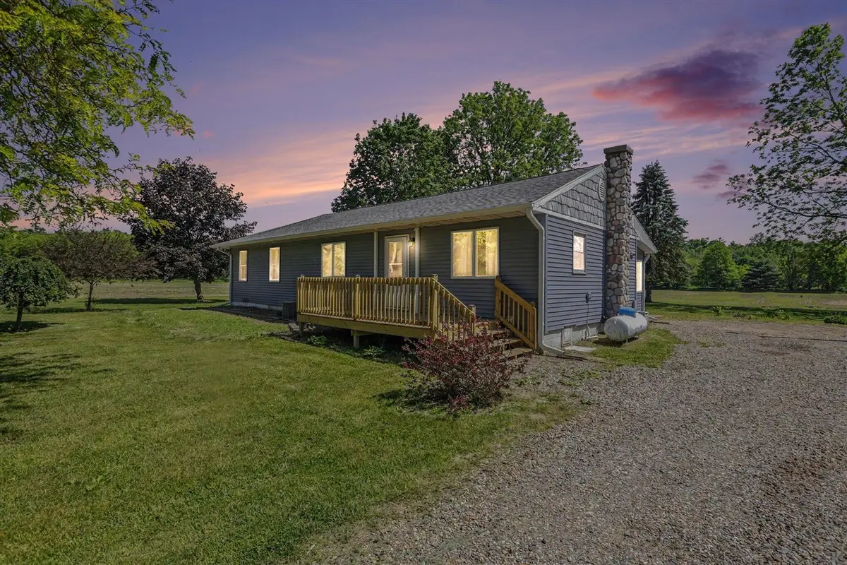 22111 Dutch Settlement, Cassopolis, MI 49031 - #1