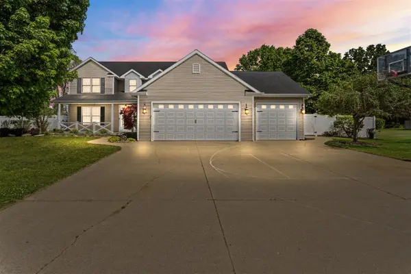 4292 S Royal Curv, Saint Joseph, MI 49085