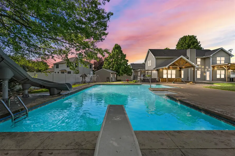 4292 S Royal Curv, Saint Joseph, MI 49085 - #2