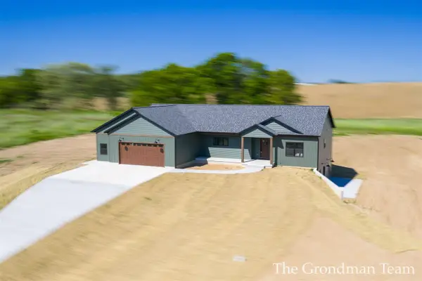 3421 Calming Meadows, Middleville, MI 49333