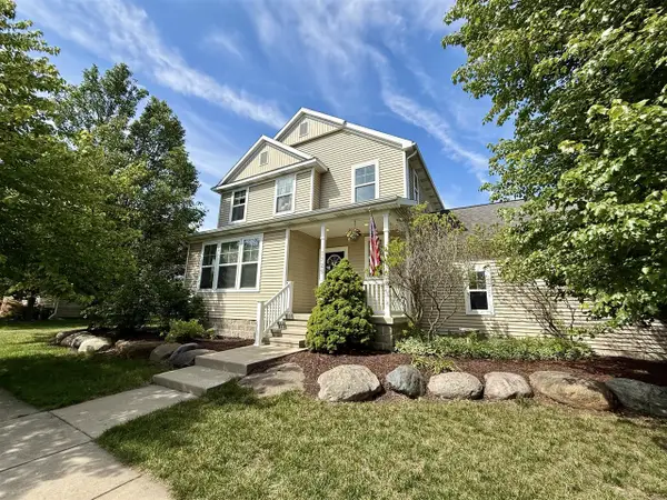3725 Shearwater, East Lansing, MI 48823