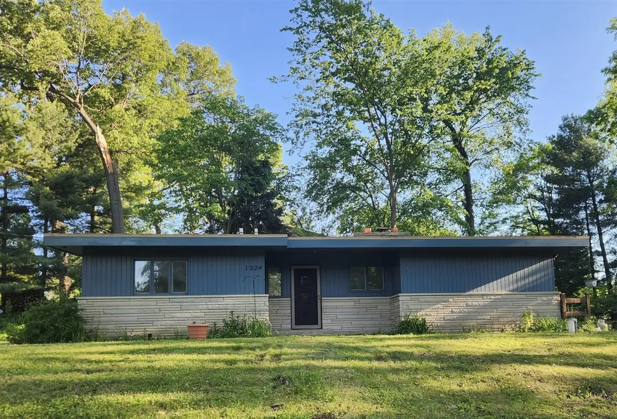 1224 Country Club, Niles, MI 49120 - #1