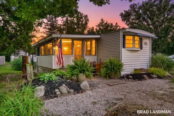1499 Big Lake, Hopkins, MI 49328