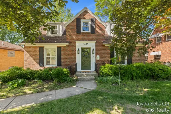 1853 Leonard, Grand Rapids, MI 49504