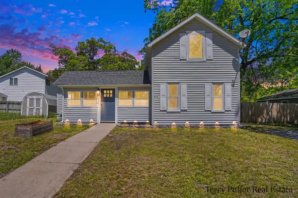 416 Pine, Fruitport, MI 49415