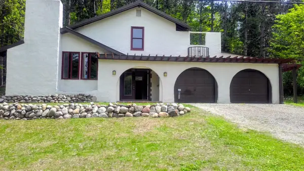 3012 Wildwood Harbor, Boyne City, MI 49712