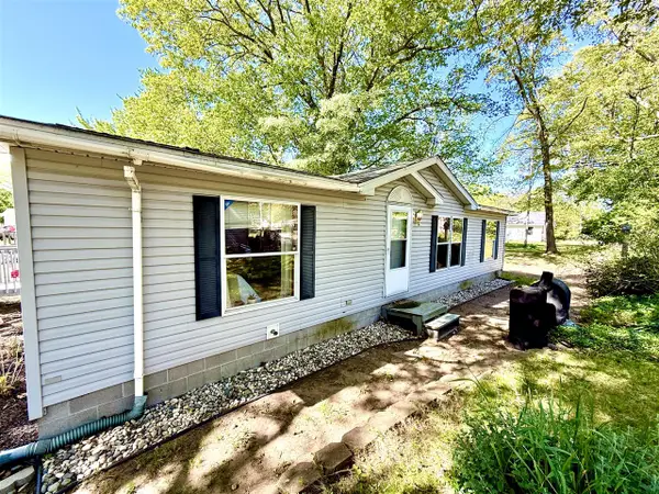 811 N Lavinia, Ludington, MI 49431