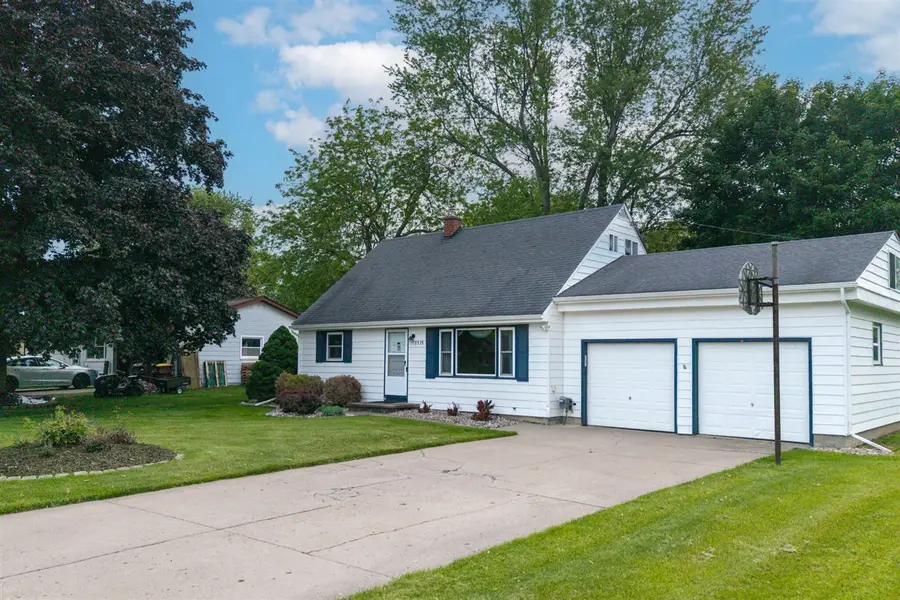 7535 Yorktown, Lansing, MI 48917 - #2