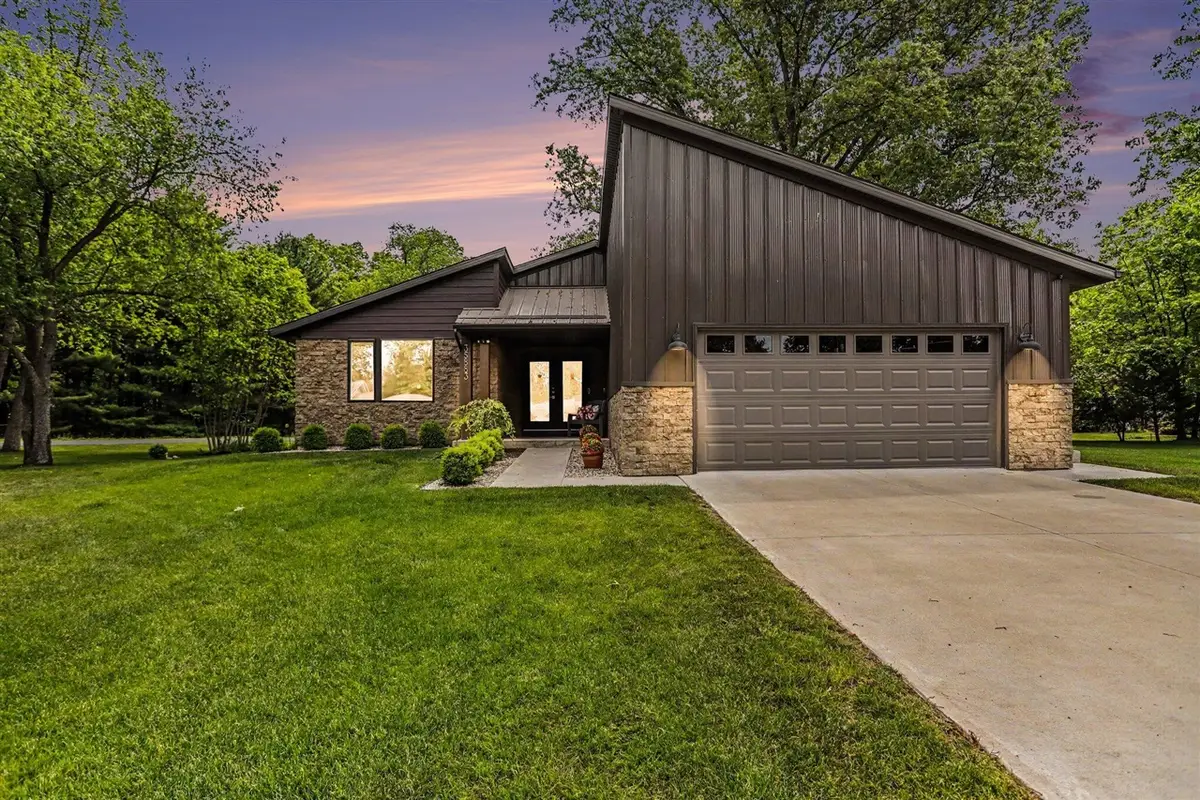 35883 Riverview, Paw Paw, MI 49079 - #1