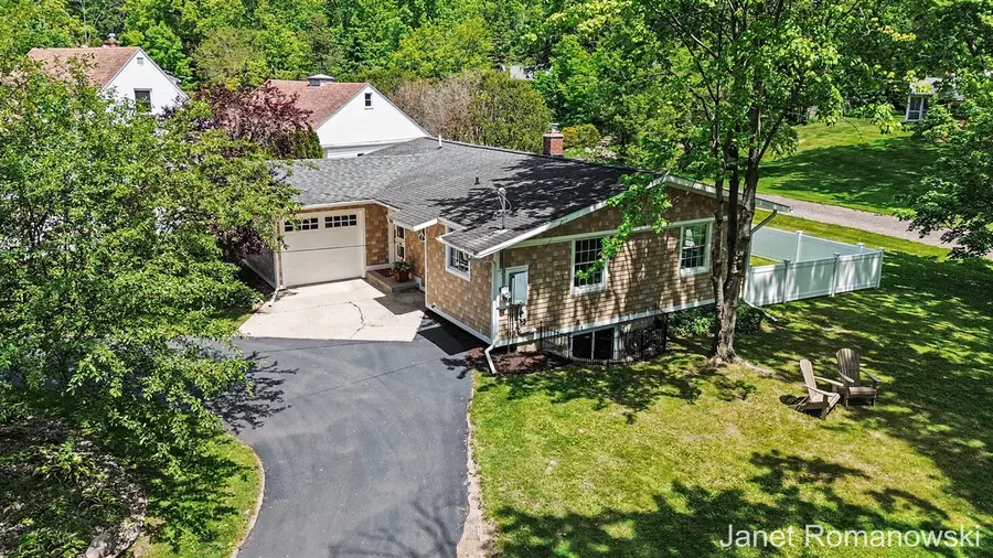 324 Pioneer Club, Grand Rapids, MI 49506 - #3