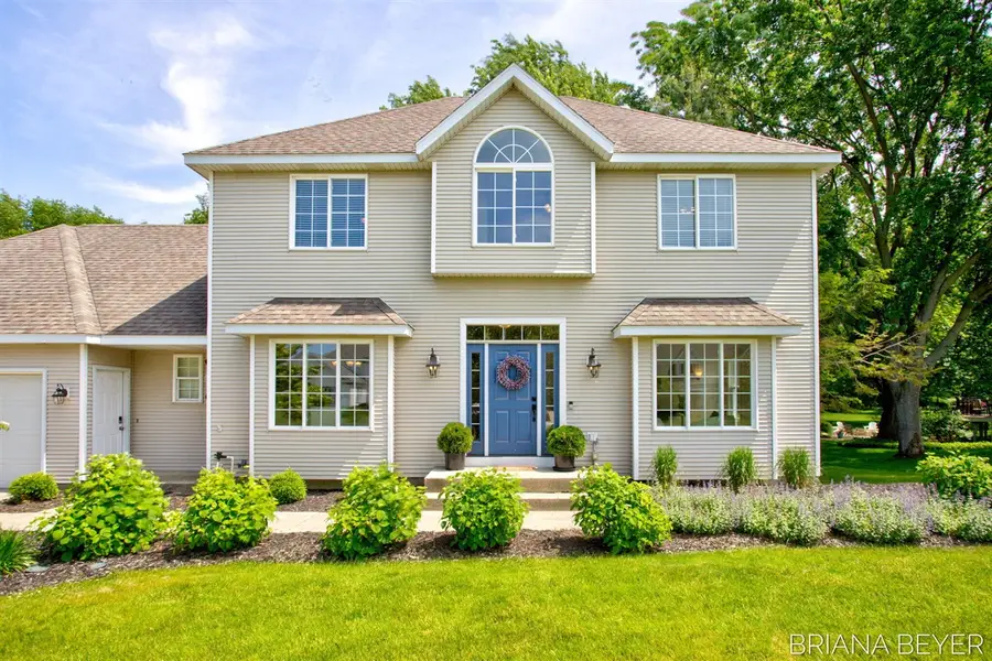 145 Bay Meadows Dr, Holland, MI 49424 - #2