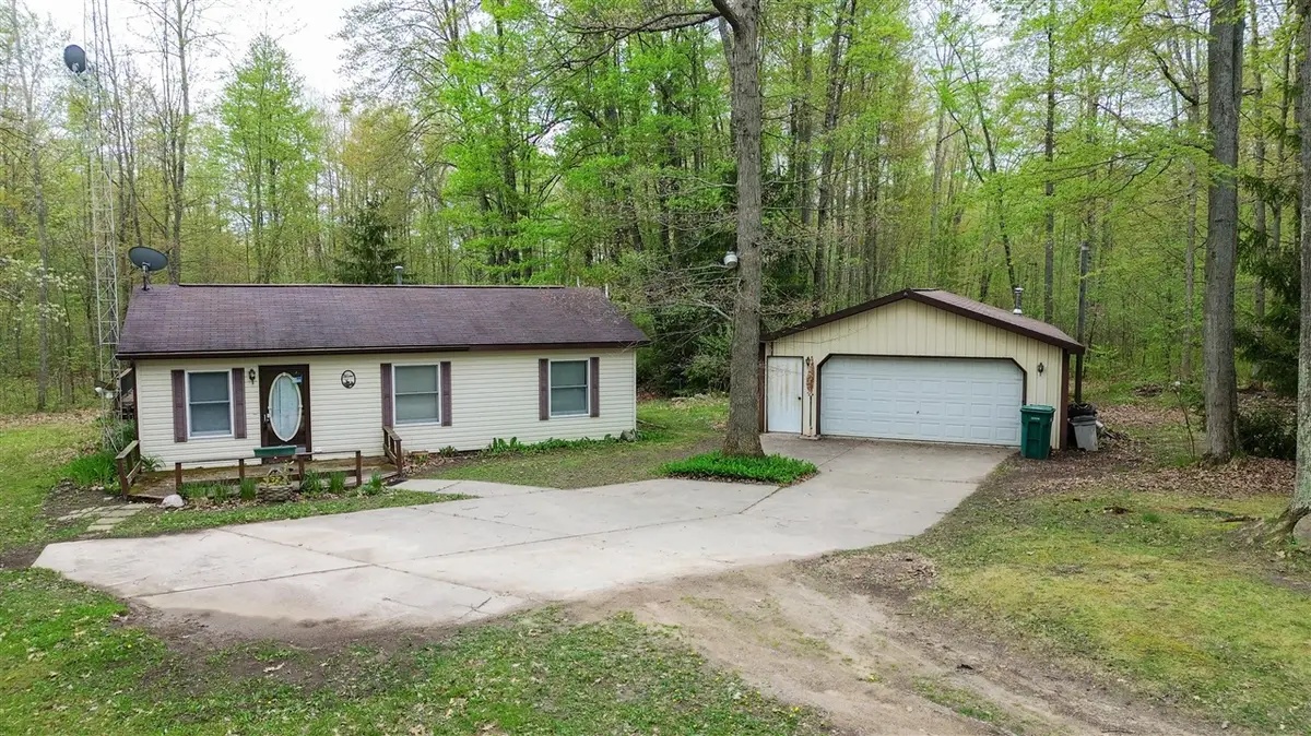 2081 Deer Lake, Harrison, MI 48625 - #1