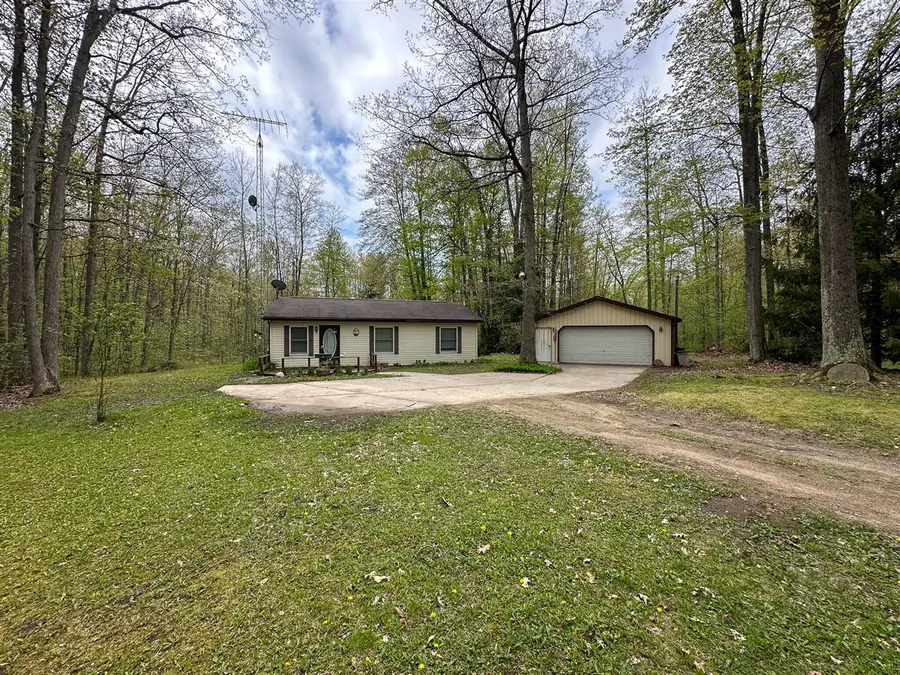 2081 Deer Lake, Harrison, MI 48625 - #3