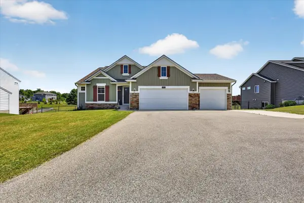 5832 Thornapple River, Grand Rapids, MI 49512