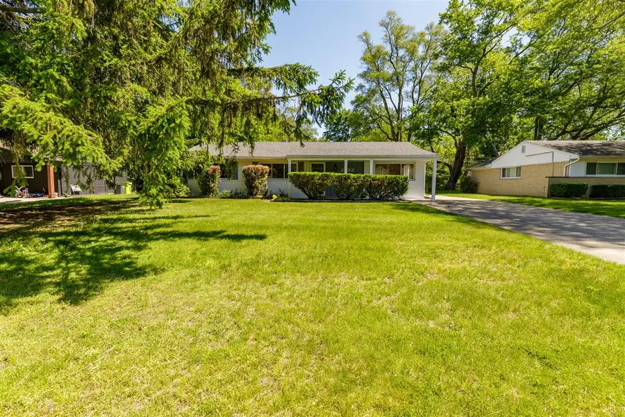 2522 Lafay, West Bloomfield, MI 48324 - #2