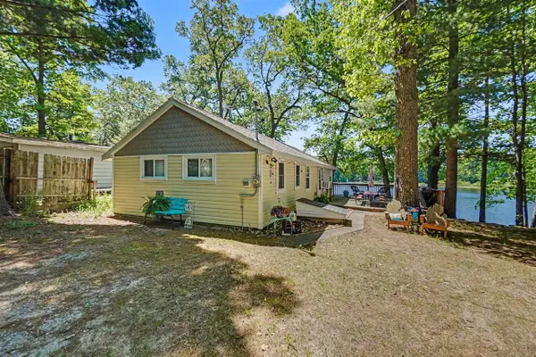 8905 E Acorn, Holton, MI 49425