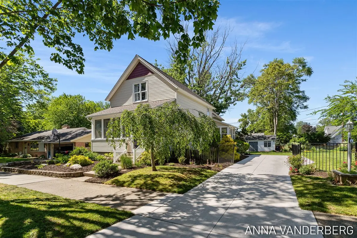 31 W 28th, Holland, MI 49423 - #1