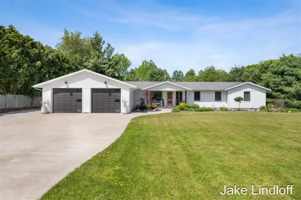 8855 Myers Lake, Rockford, MI 49341