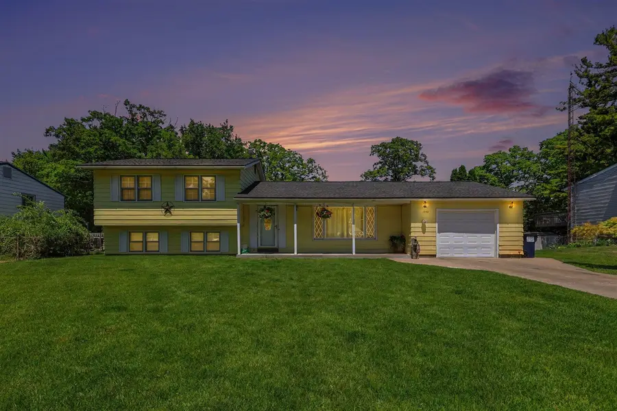 1852 Castle, Norton Shores, MI 49441 - #2