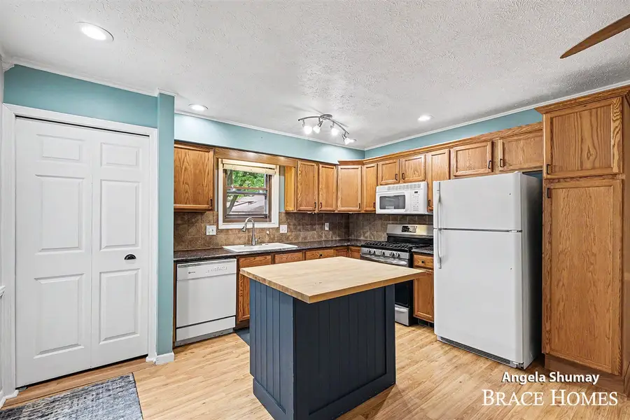 2631 Chatham Woods, Cascade, MI 49546 - #2