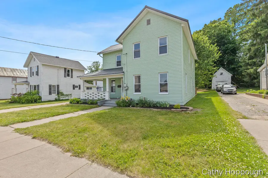 641 N Jackson, Ionia, MI 48846 - #2