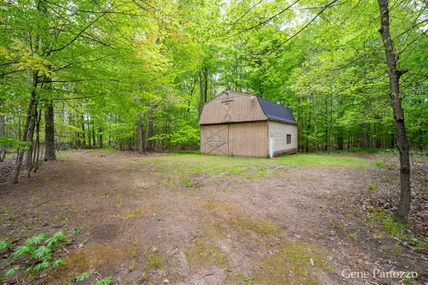 6998 60th, Caledonia, MI 49512