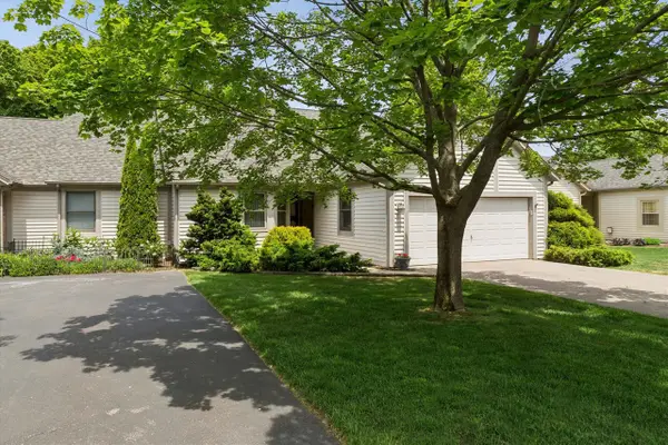 2443 Shoreham Highlands, Saint Joseph, MI 49085