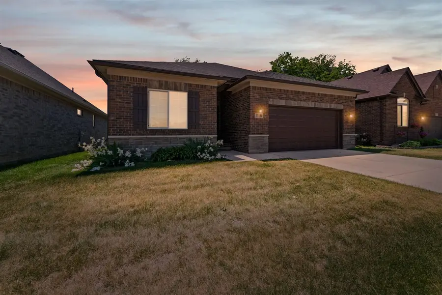 15300 Eton Pointe, Clinton Township, MI 48035 - #2