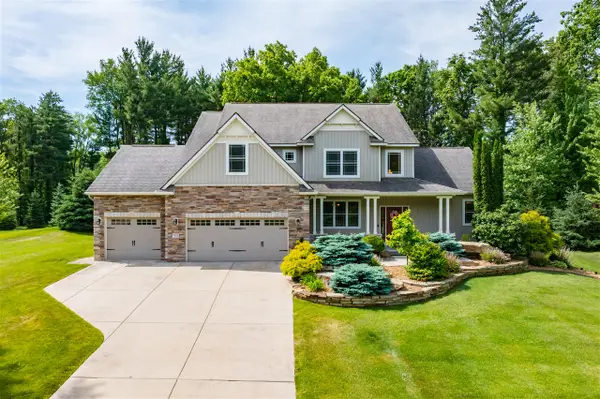 7585 Oakwood, Kalamazoo, MI 49009