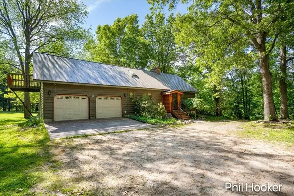 996 Prairie Creek, Ionia, MI 48846