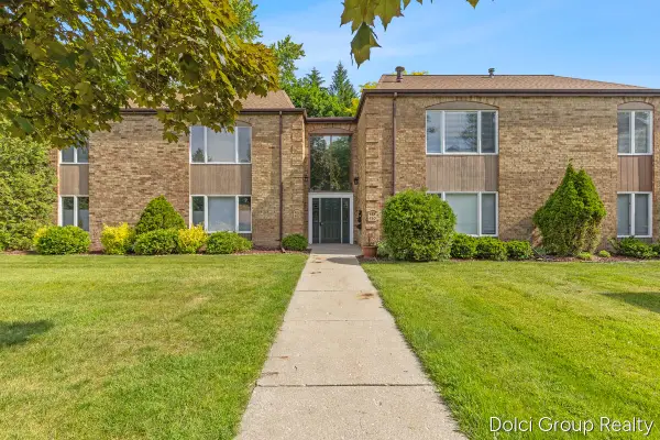 484 Barkwood, Grand Rapids, MI 49534