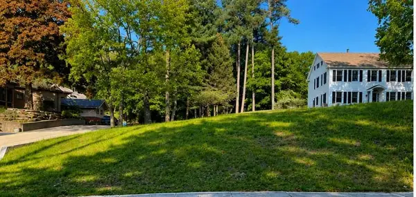 822 Lake, Grand Haven, MI 49417