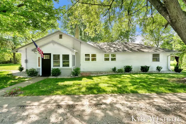10019 10 Mile, Rockford, MI 49341