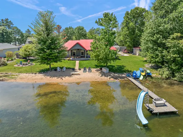 8662 W Edgewood, Mears, MI 49436
